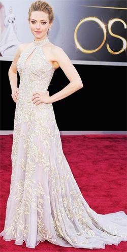 Amanda-Seyfried-Oscars-Red-Carpet-Dress